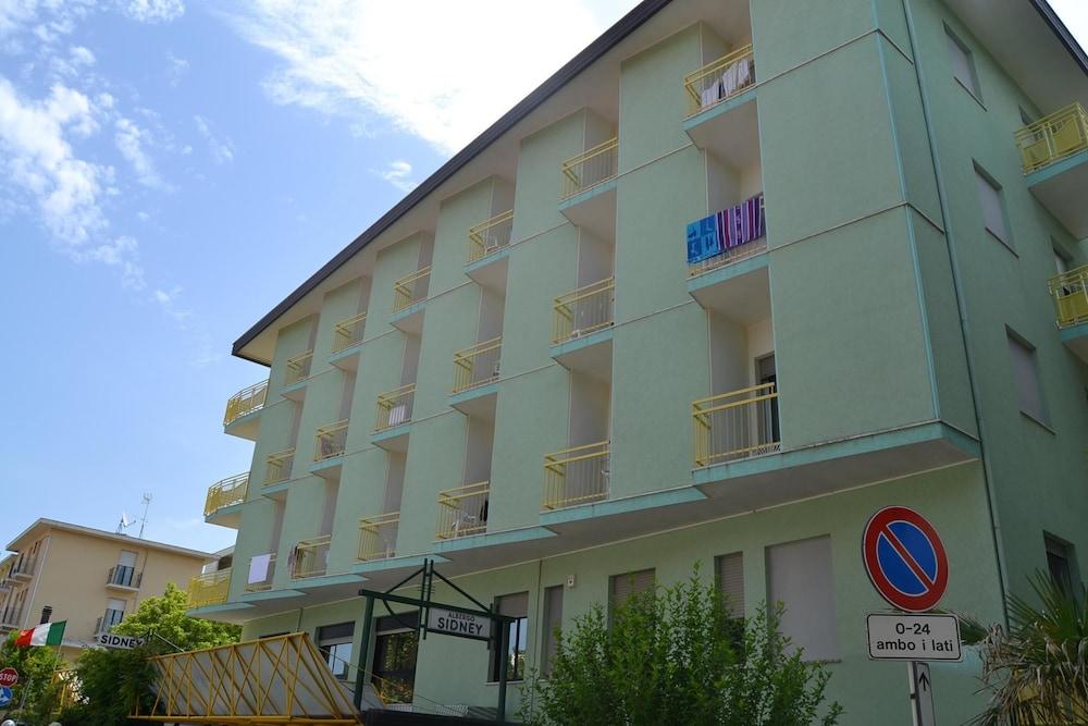 Hotel Sidney Bellaria-Igea Marina Bagian luar foto