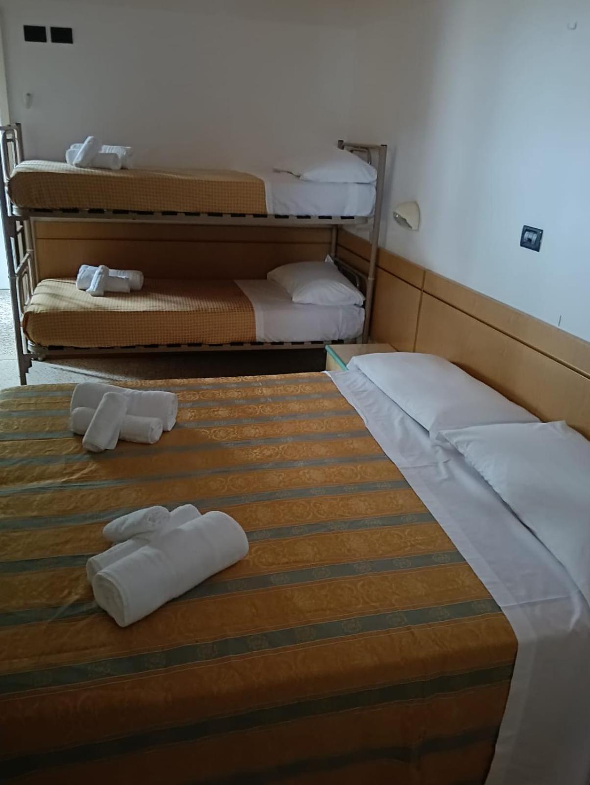 Hotel Sidney Bellaria-Igea Marina Bagian luar foto