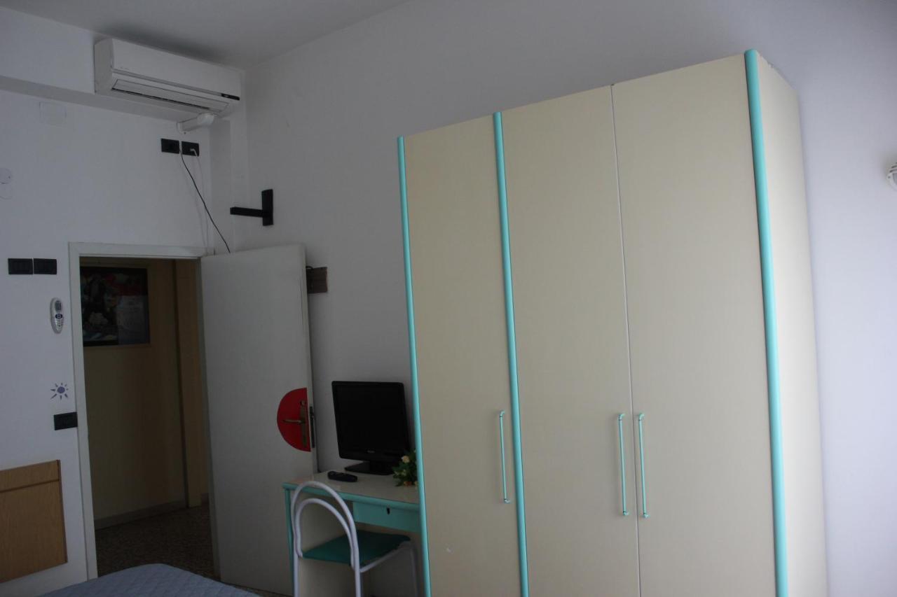 Hotel Sidney Bellaria-Igea Marina Bagian luar foto