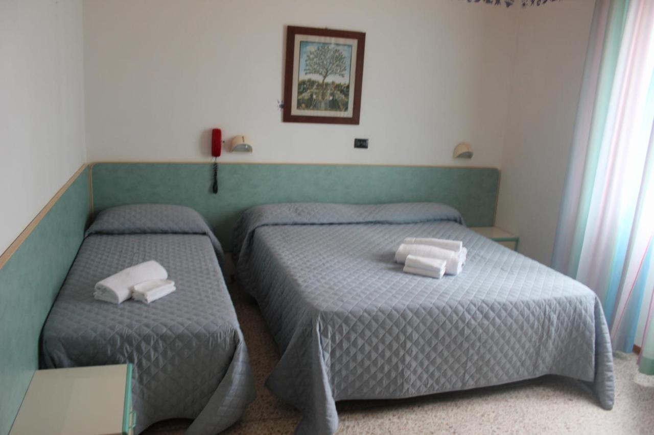 Hotel Sidney Bellaria-Igea Marina Bagian luar foto
