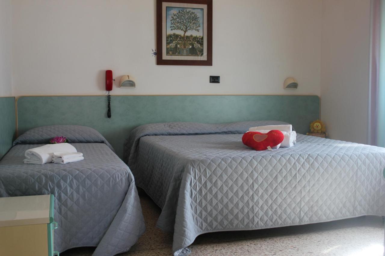Hotel Sidney Bellaria-Igea Marina Bagian luar foto