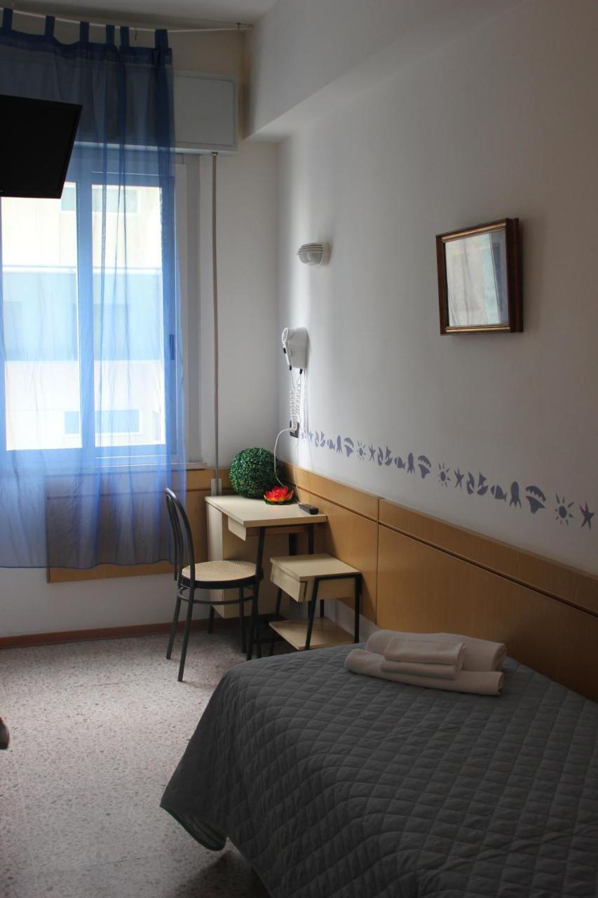 Hotel Sidney Bellaria-Igea Marina Bagian luar foto