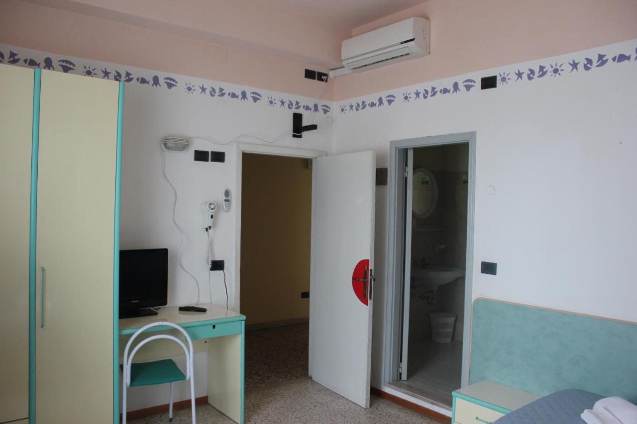 Hotel Sidney Bellaria-Igea Marina Bagian luar foto