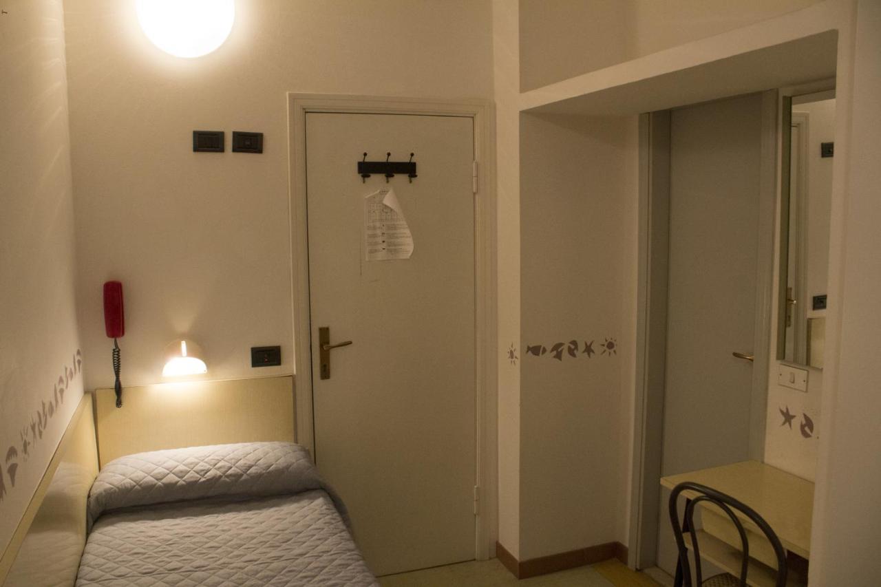 Hotel Sidney Bellaria-Igea Marina Bagian luar foto