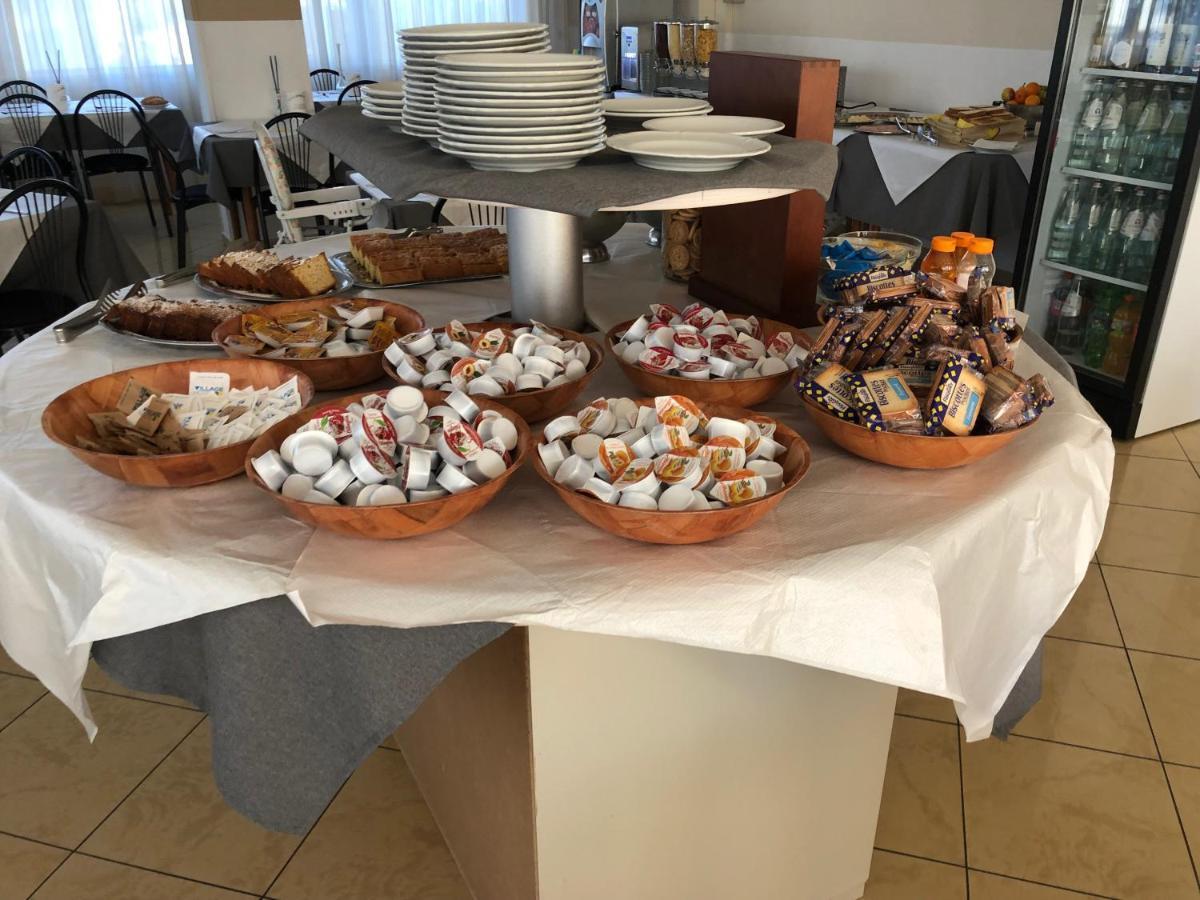 Hotel Sidney Bellaria-Igea Marina Bagian luar foto